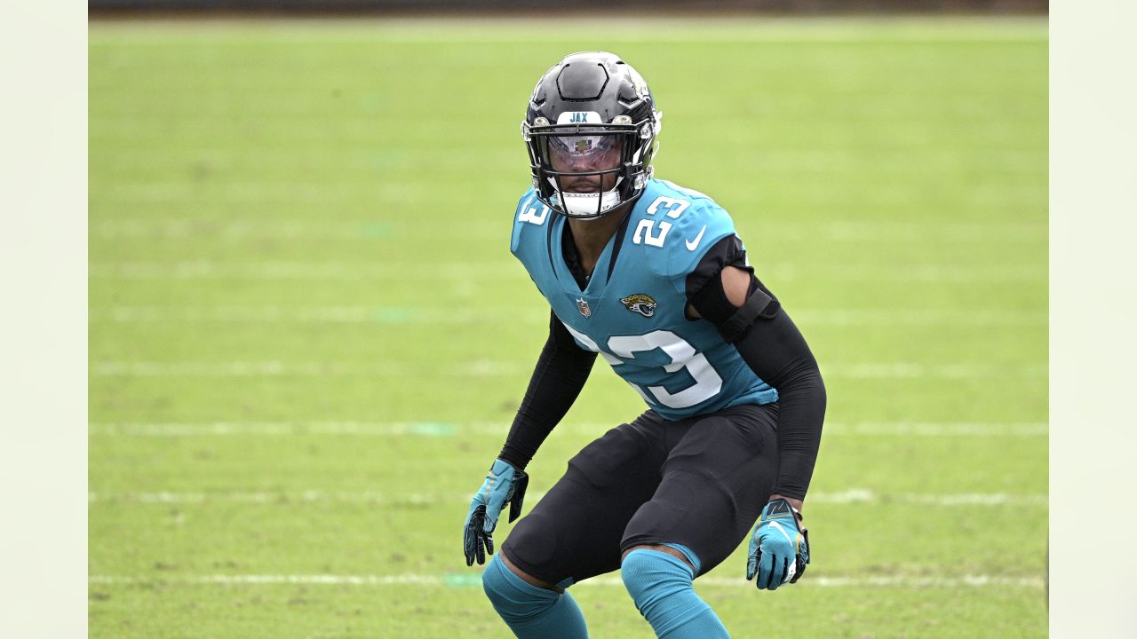 Jaguars, Panthers agree to trade involving defensive back CJ