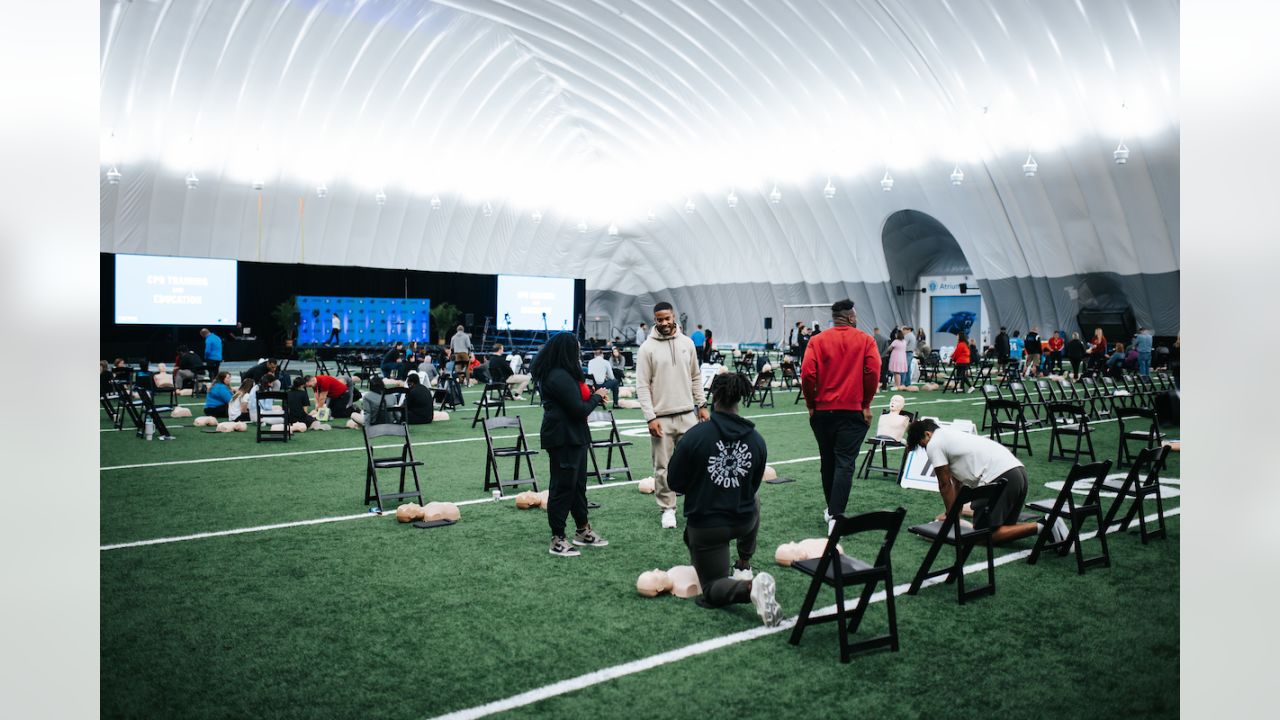 Carolina Panthers, American Heart Association team up with Damar Hamlin for  CPR training event