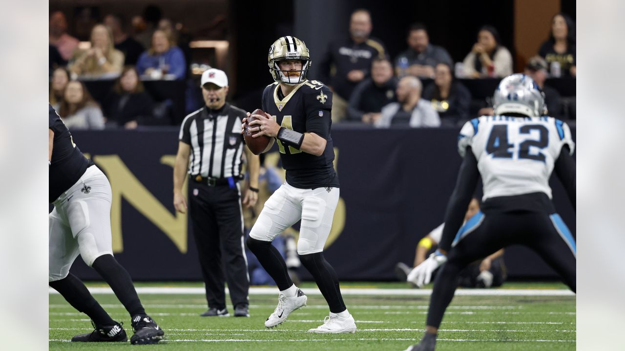 Carolina Panthers quarterback Sam Darnold warms up before an NFL football  game between the Carolina Panthers and the New Orleans Saints in New  Orleans, Sunday, Jan. 8, 2023. (AP Photo/Butch Dill Stock