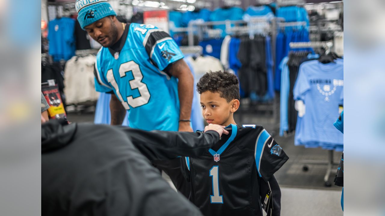 Carolina Panthers on X: Jarius Wright surprises Master Sgt. Mike Vetre and  his son with a shopping spree and tickets to Sunday's game #SaluteToService   / X