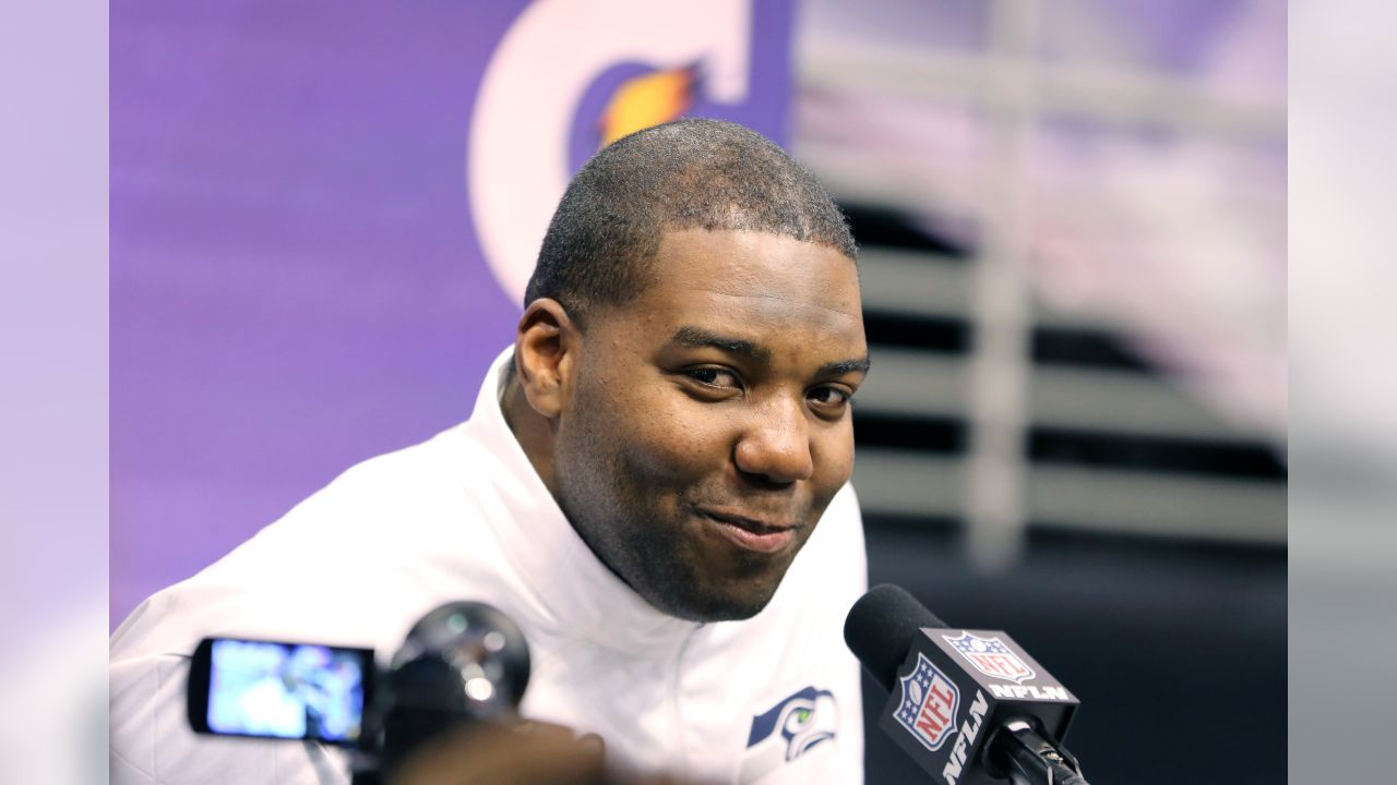 Former Seahawks tackle Russell Okung files unfair labor practices charge  against NFLPA