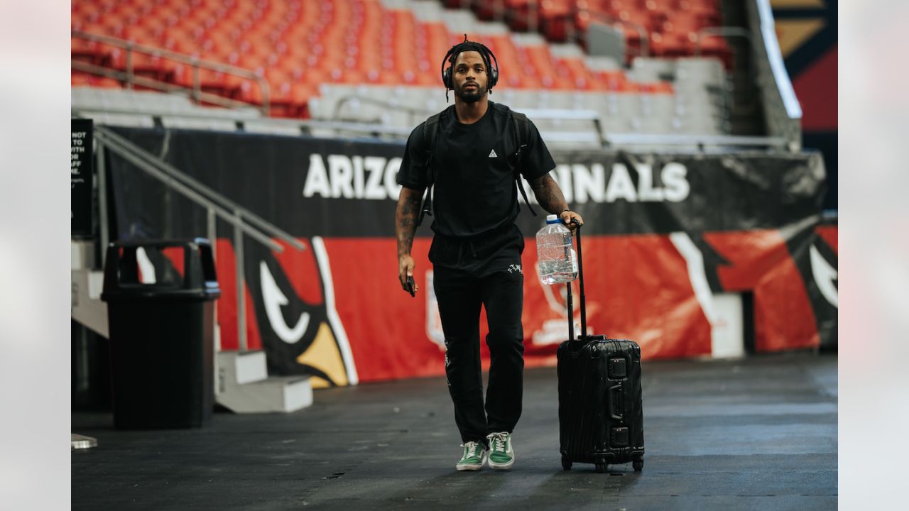 ARRIVAL PHOTOS: Cardinals Arrive For The Panthers Game