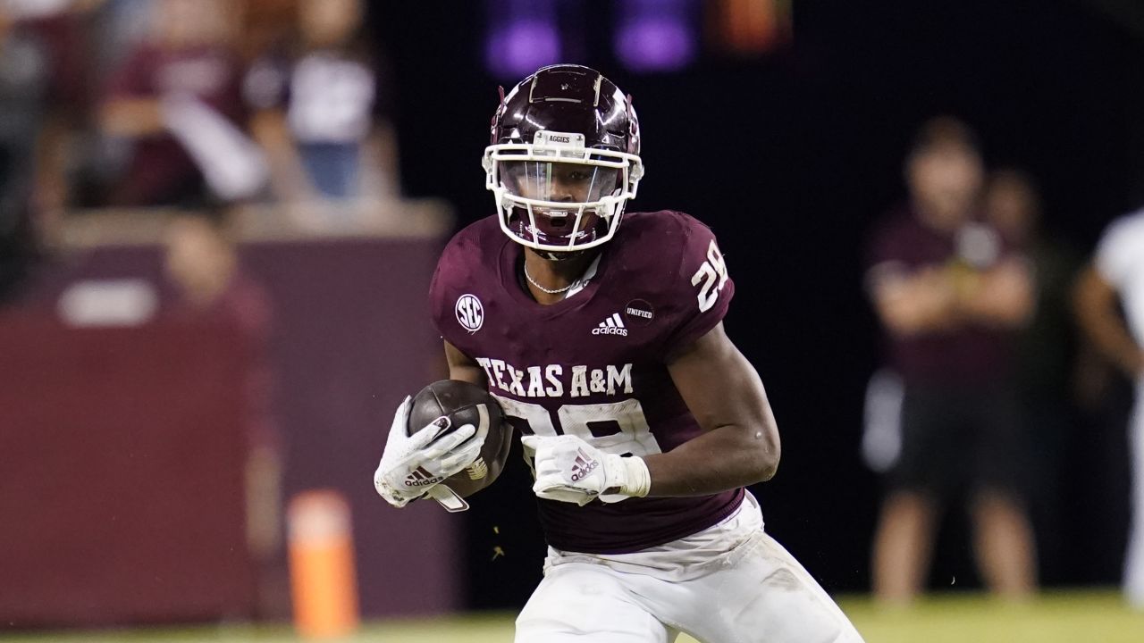 Isaiah Spiller takes pre-draft visit in Buffalo, helps Bills fans out at  airport