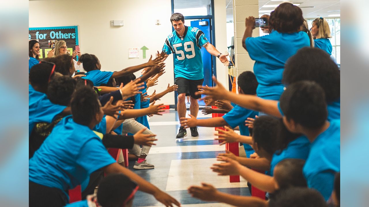 Luke Kuechly leads Play60 event at Devonshire Elementary