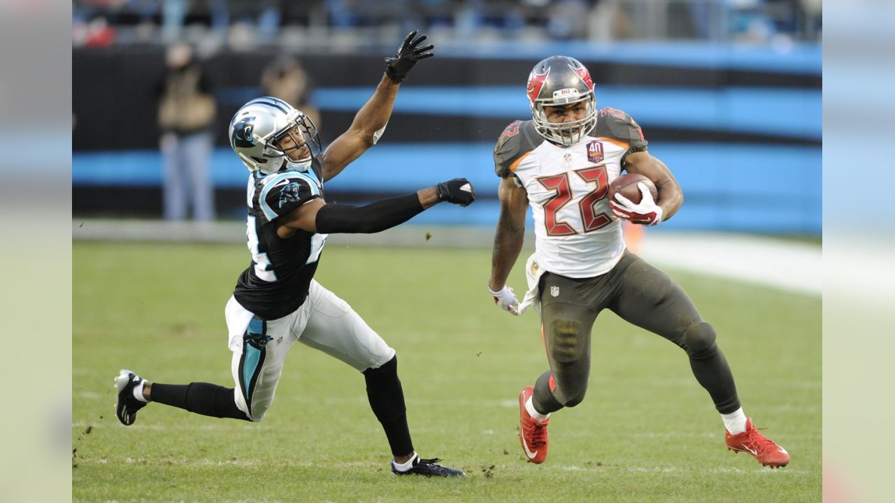 Game in 40' - Tampa Bay Buccaneers @ Carolina Panthers 