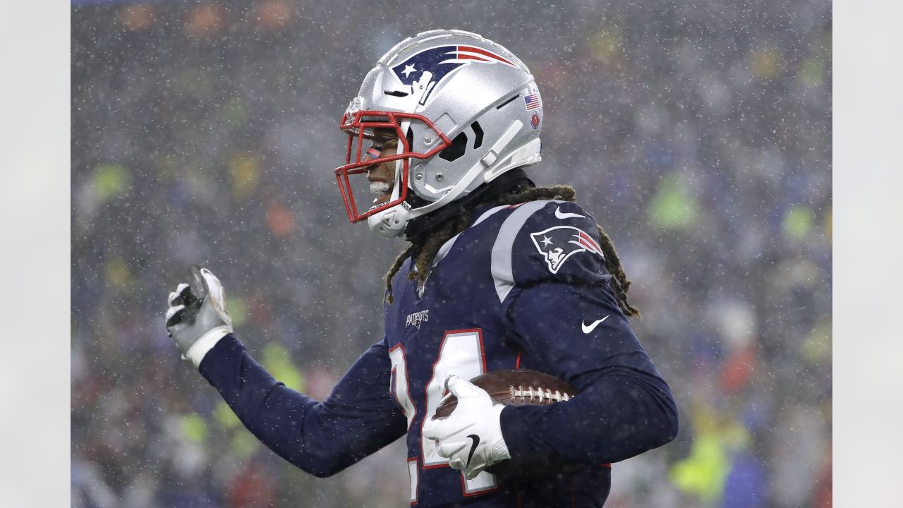 Panthers acquire Stephon Gilmore from Pats for 6th-round pick in 2023