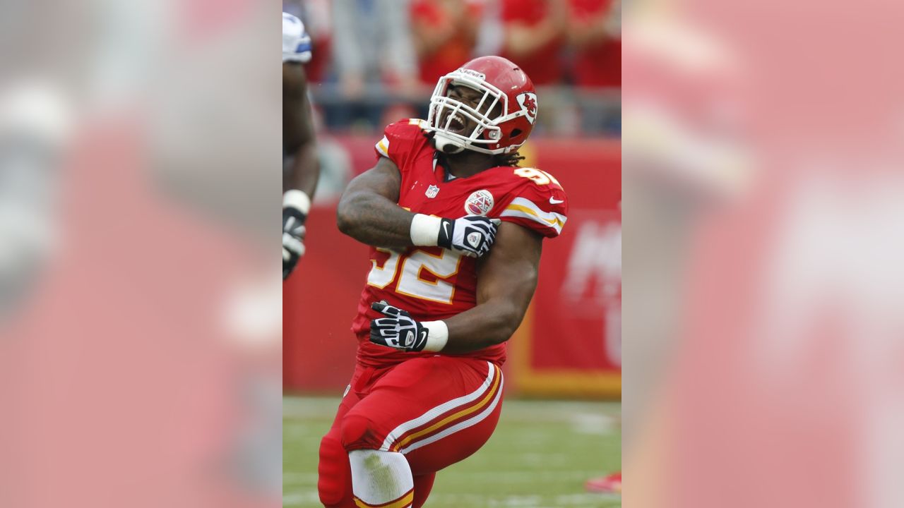 Dontari Poe signs with the Falcons - Stampede Blue