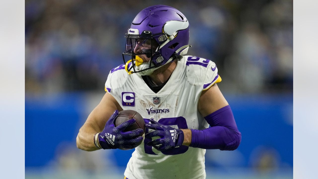 Panthers agree to terms with Adam Thielen