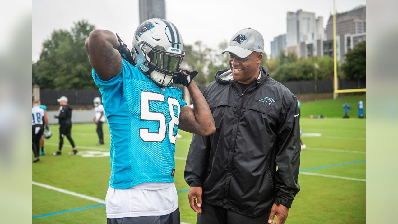 Carolina Panther Thomas Davis Connects Family and Community - Charlotte  Parent