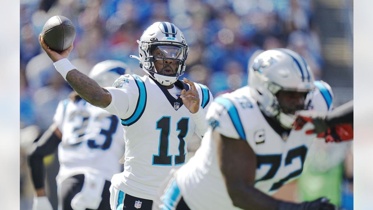 Carolina Panthers vs. Tampa Bay Buccaneers. Fans support on NFL Game.  Silhouette of supporters, big screen with two rivals in background Stock  Photo - Alamy