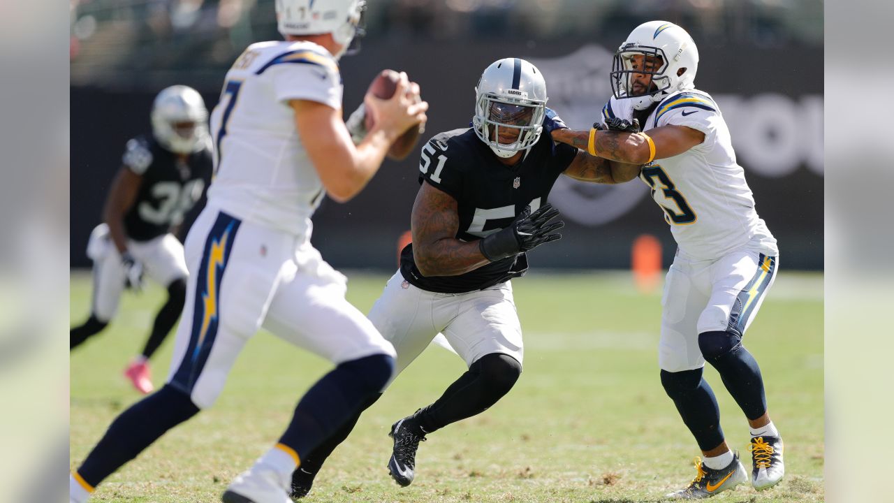 Oakland Raiders LB Bruce Irvin to sign jerseys sent to team facility