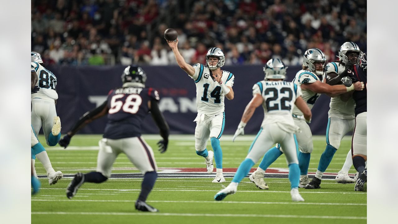 Sam Darnold has two touchdowns as Carolina Panthers beat Houston