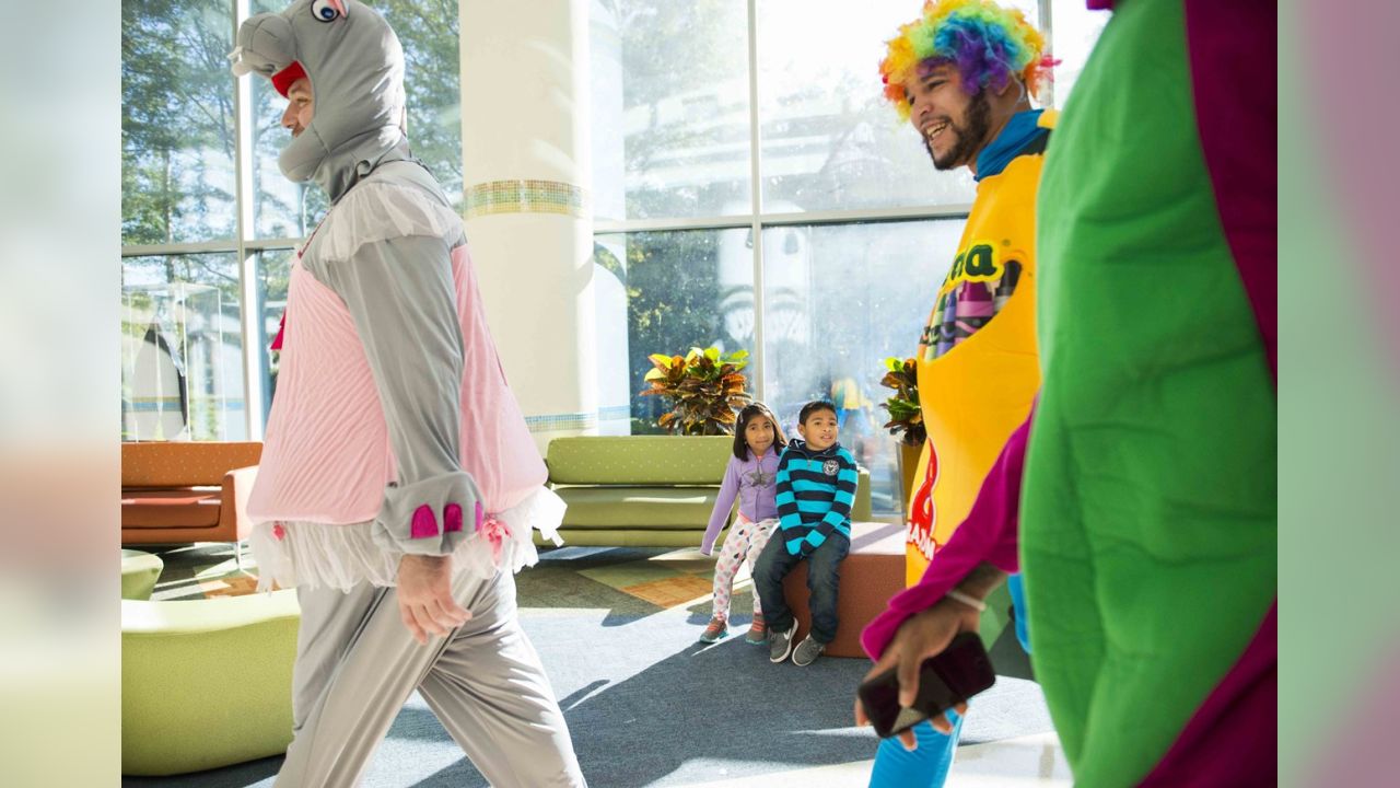 Carolina Panthers Stars Visit Children's Hospital in Halloween Costumes -  ABC News