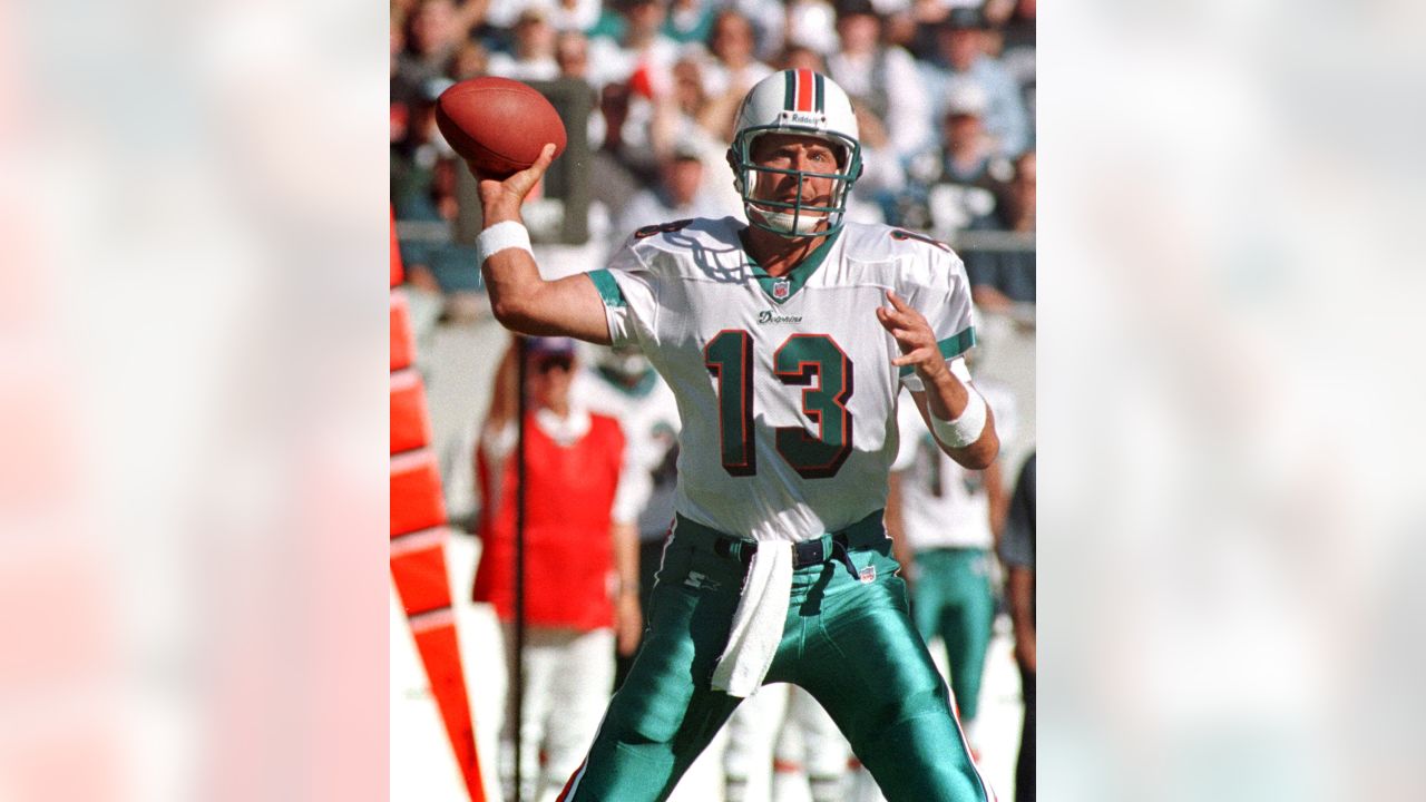 Marino Monday: Dolphins quarterback Dan Marino throws for 5