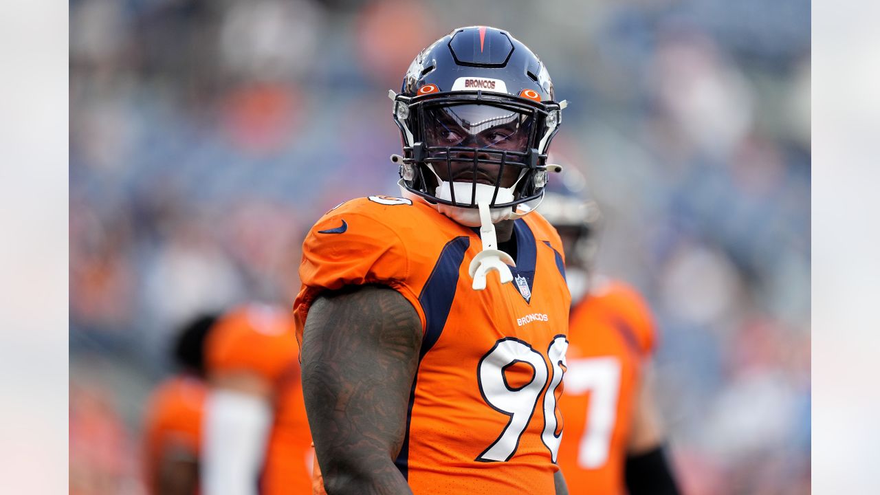 The #Panthers are signing former #Broncos DT DeShawn Williams, reuniting  him with DC Ejiro Evero. He started 15 games last season. Adding…