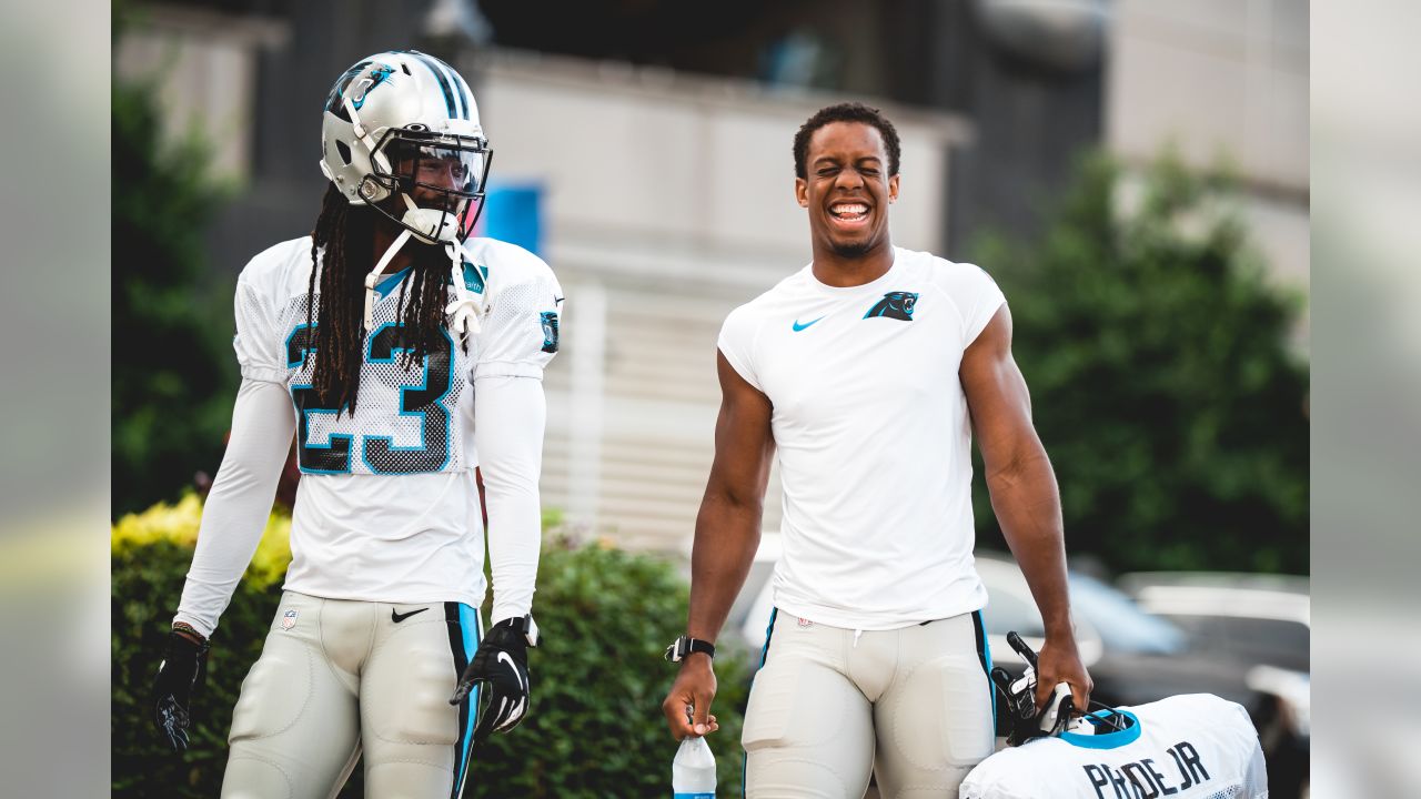 Carolina Panthers quarterback Teddy Bridgewater (5) warms up before the  start of an NFL football game against the Arizona Cardinals Sunday, Oct. 4,  2020, in Charlotte, N.C. (AP Photo/Brian Blanco Stock Photo - Alamy