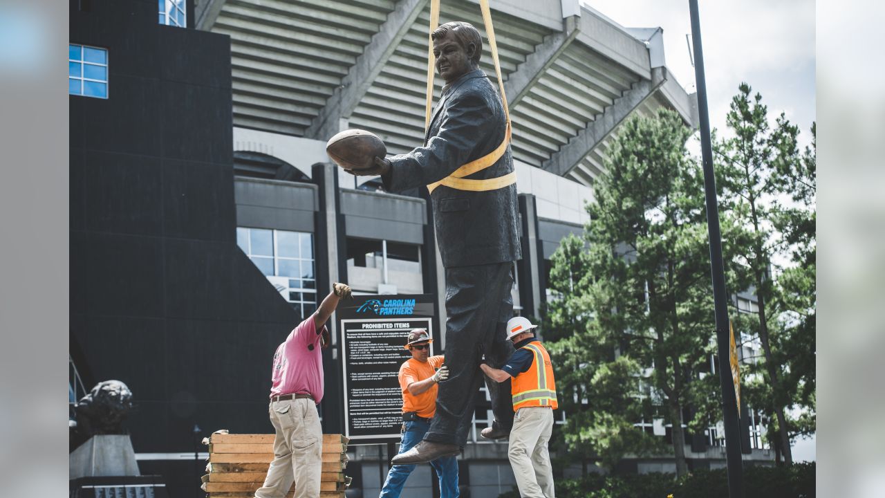 Ex-Panthers owner Jerry Richardson has 'moved on' from statue, spokesman  says - ESPN