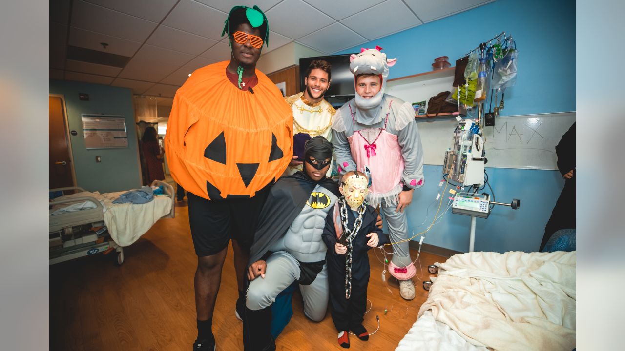 Carolina Panthers Stars Visit Children's Hospital in Halloween Costumes -  ABC News