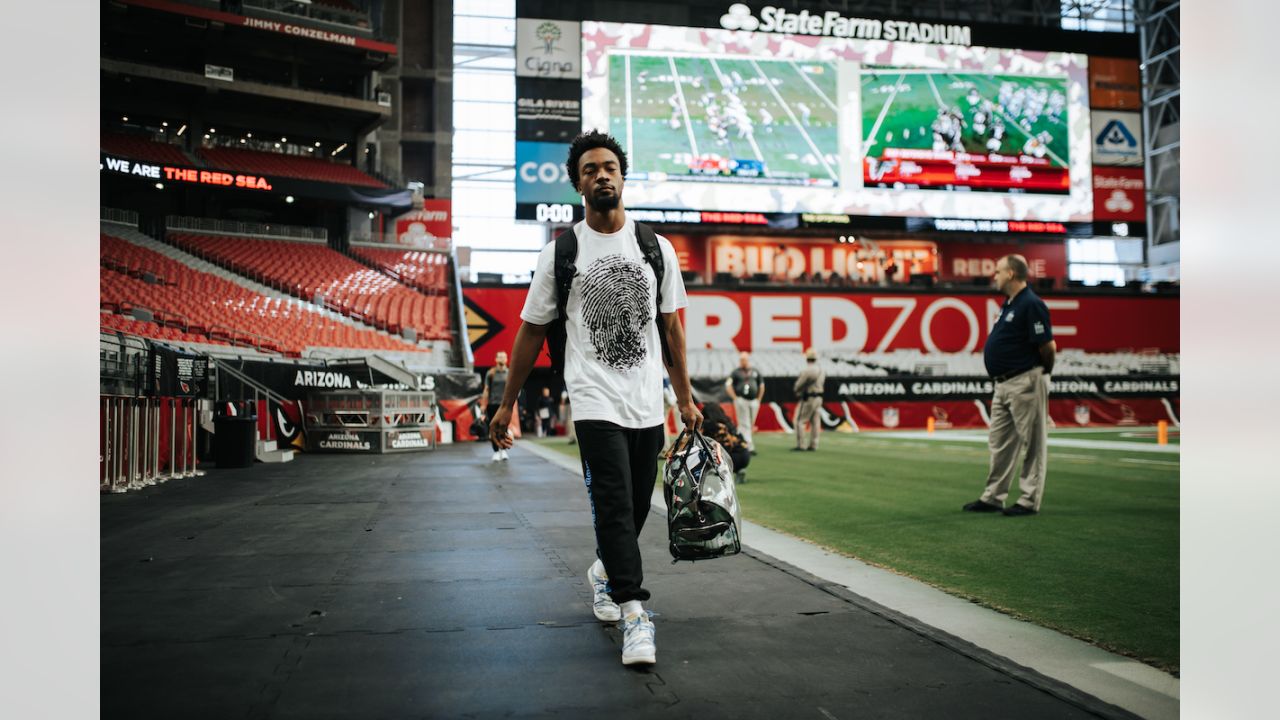 ARRIVAL PHOTOS: Cardinals Arrive For The Panthers Game