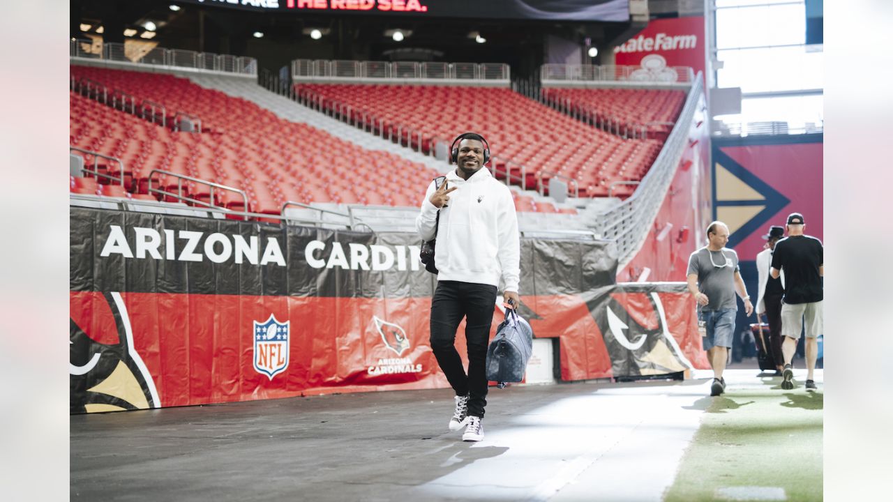 ARRIVAL PHOTOS: Cardinals Arrive For The Panthers Game