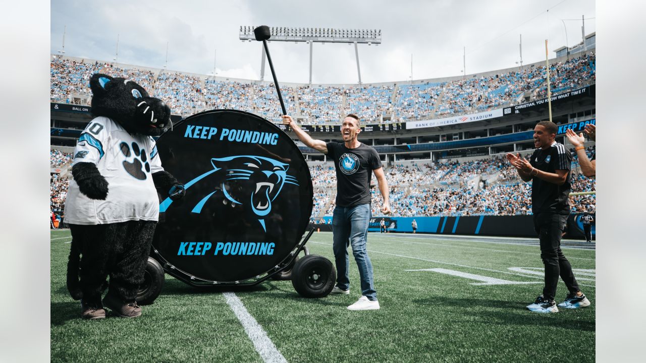 Stephen Curry will pound the drum for Panthers