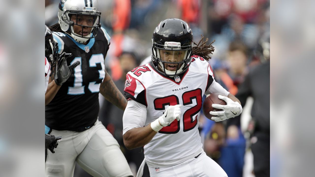 ESPN - Down goes the Carolina Panthers! The Atlanta Falcons end Carolina's  perfect season with a 20-13 win in the Dome.