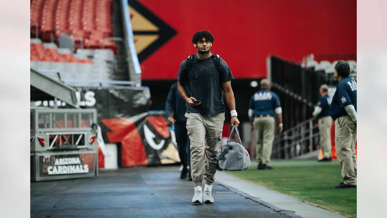 ARRIVAL PHOTOS: Cardinals Arrive For The Panthers Game