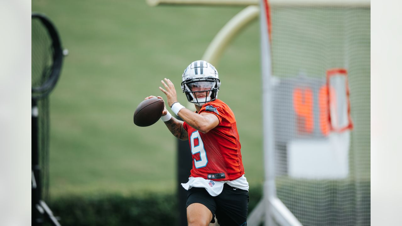 December 18, 2022: Carolina Panthers safety Jeremy Chinn (21) takes the  field for the NFL matchup against the Pittsburgh Steelers in Charlotte, NC.  (Scott Kinser/Cal Sport Media/Sipa USA)(Credit Image: © Scott Kinser/Cal