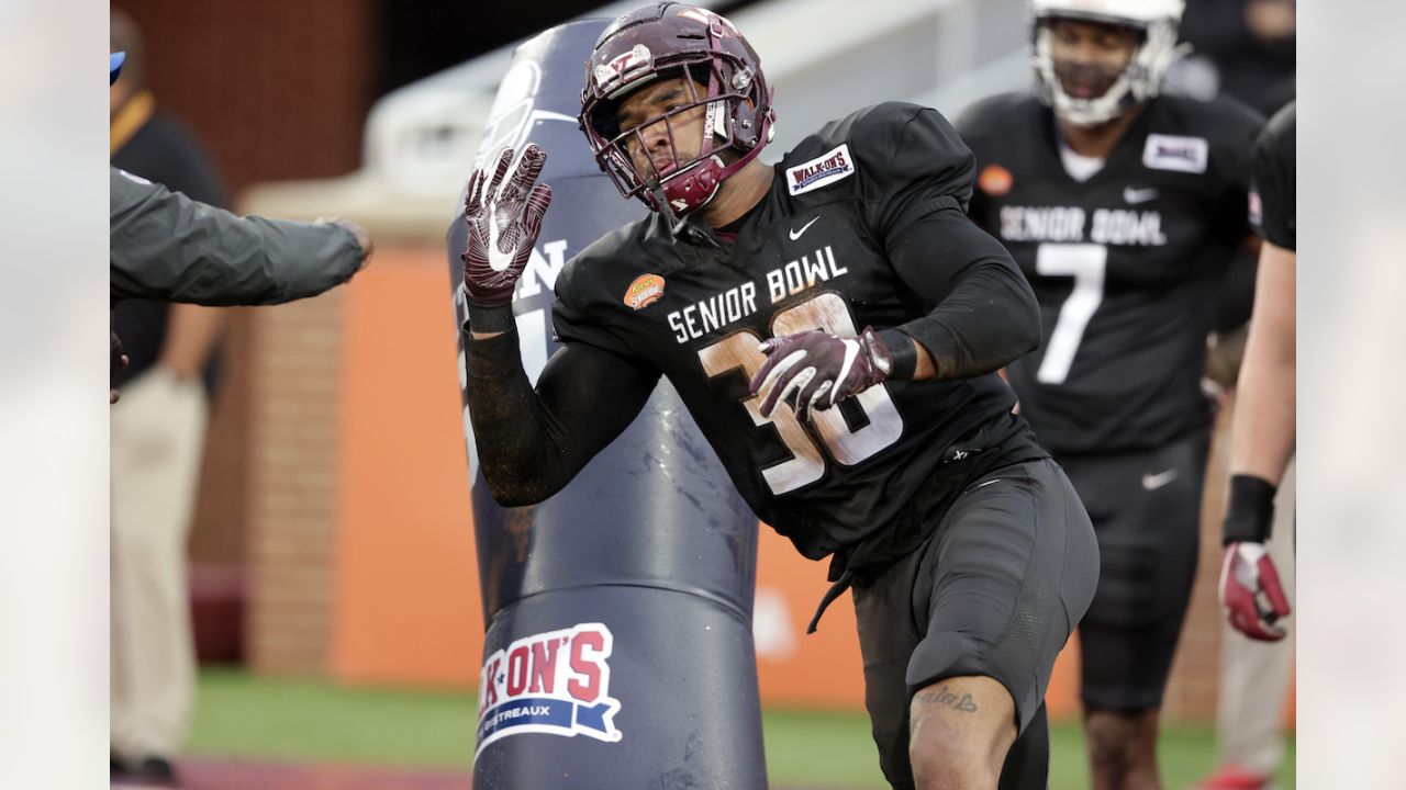 Former Virginia Tech defensive end Amare Barno is first 2022 NFL draft pick  to sign a contract - Gobbler Country