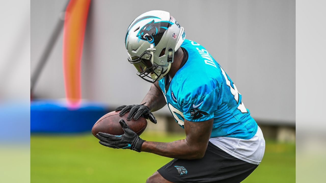 Carolina Panther Thomas Davis Connects Family and Community - Charlotte  Parent