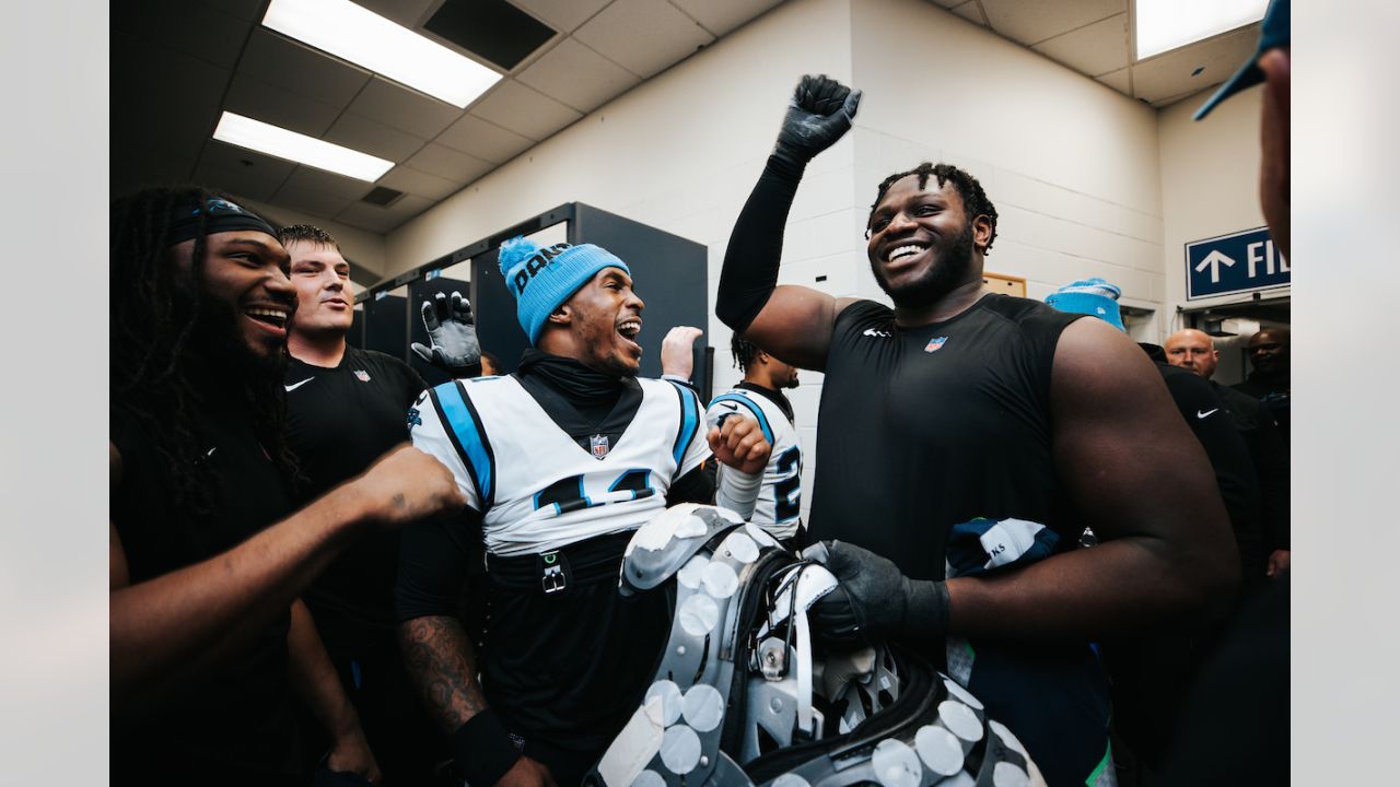 Panthers looked nothing like a playoff team … but still control