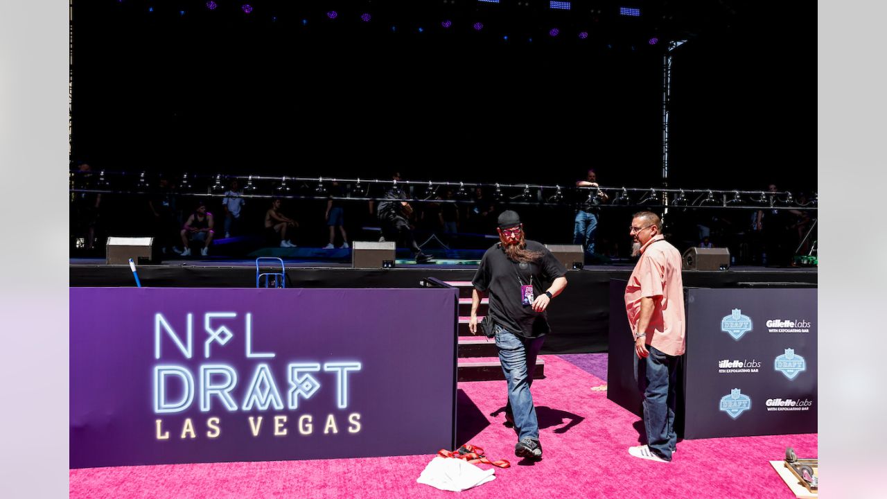 Behind the scenes in Las Vegas for the 2022 NFL Draft