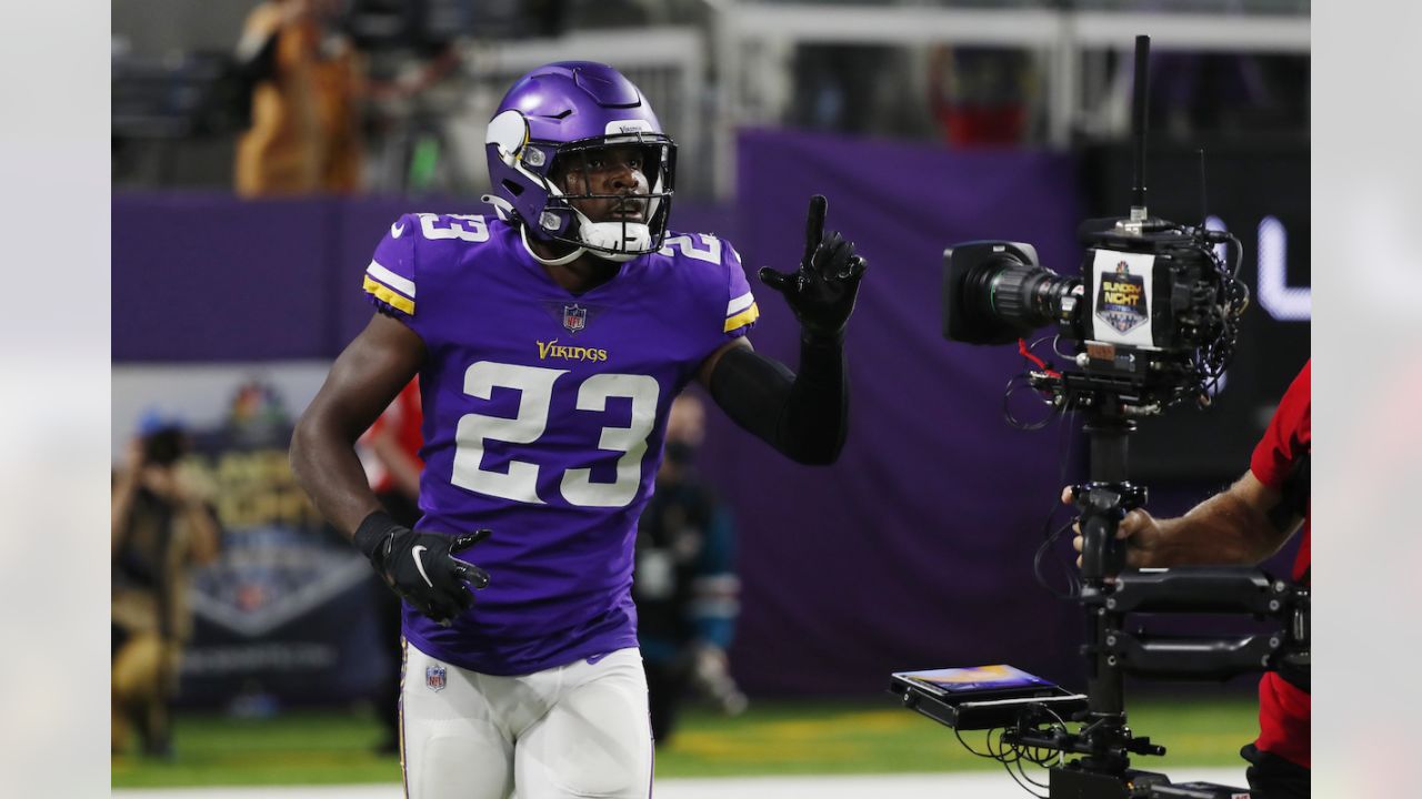 Minnesota Vikings safety Xavier Woods plays against the Dallas