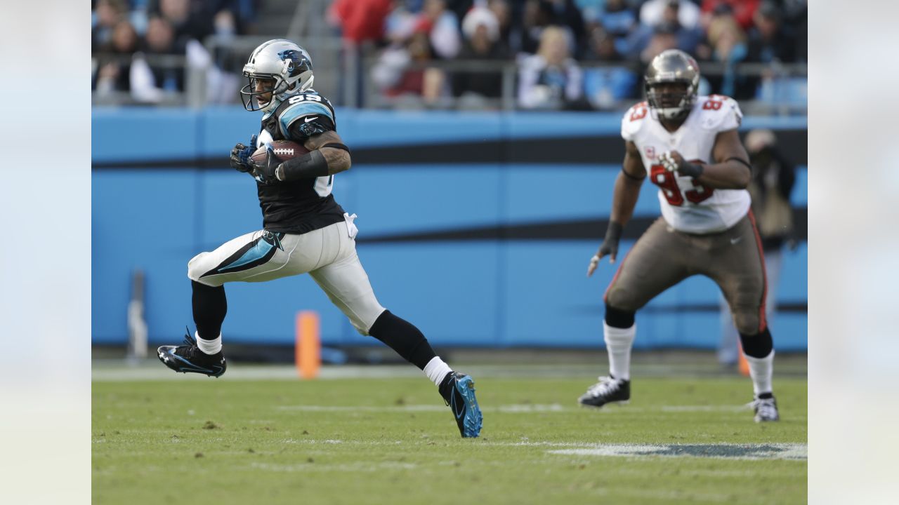 Future Hall of Famer Julius Peppers Hanging Up His Cleats