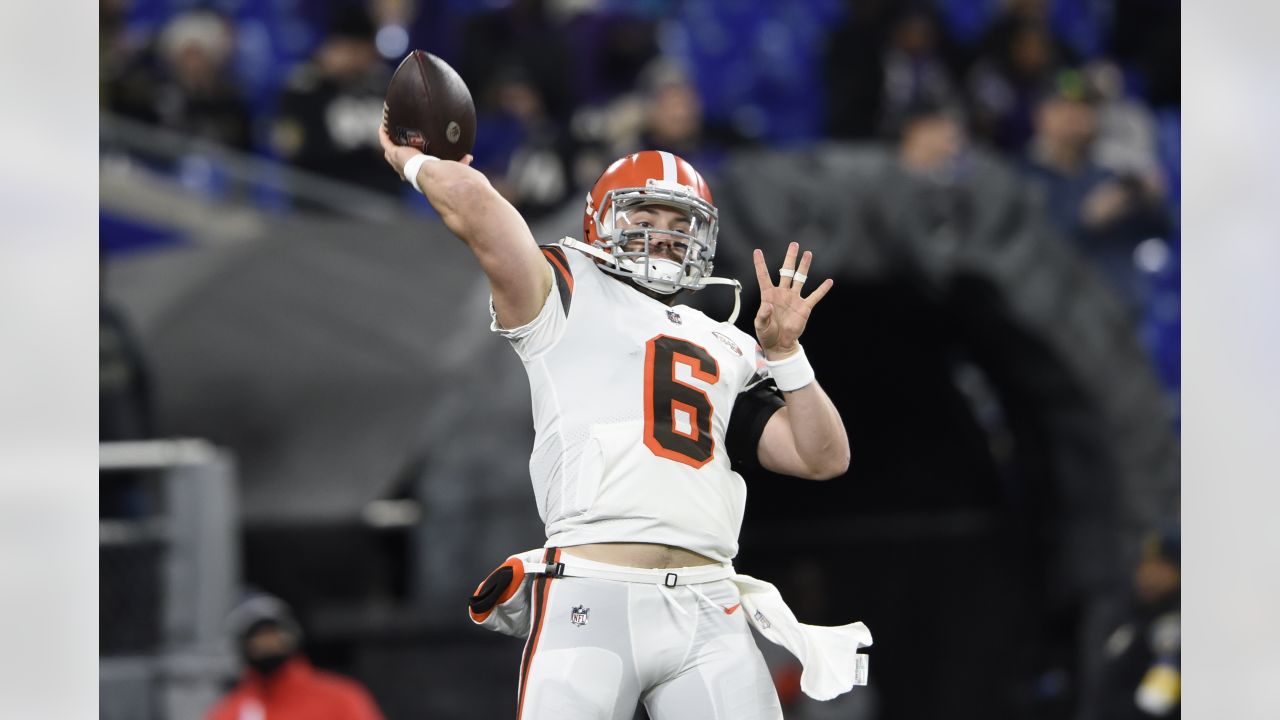 Baker Mayfield Gets Sassy With Panthers Fan Holding His Browns Jersey