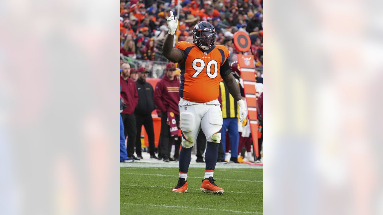 Former Denver Broncos DL DeShawn Williams Sends Parting Message After  Signing With Carolina Panthers - Sports Illustrated Mile High Huddle:  Denver Broncos News, Analysis and More