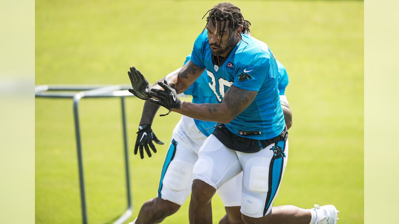 NFL, Julius Peppers returns to Carolina Panthers, 03.10.17