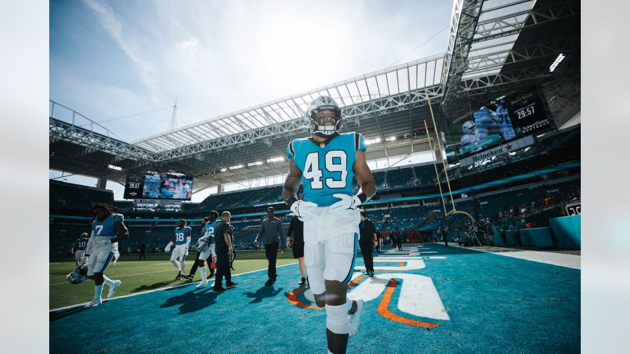 Panthers extend linebacker Frankie Luvu