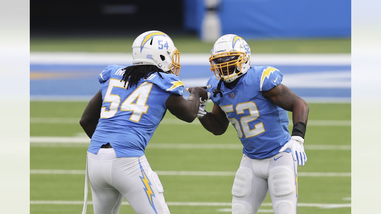 Panthers sign linebacker Denzel Perryman of LA Chargers