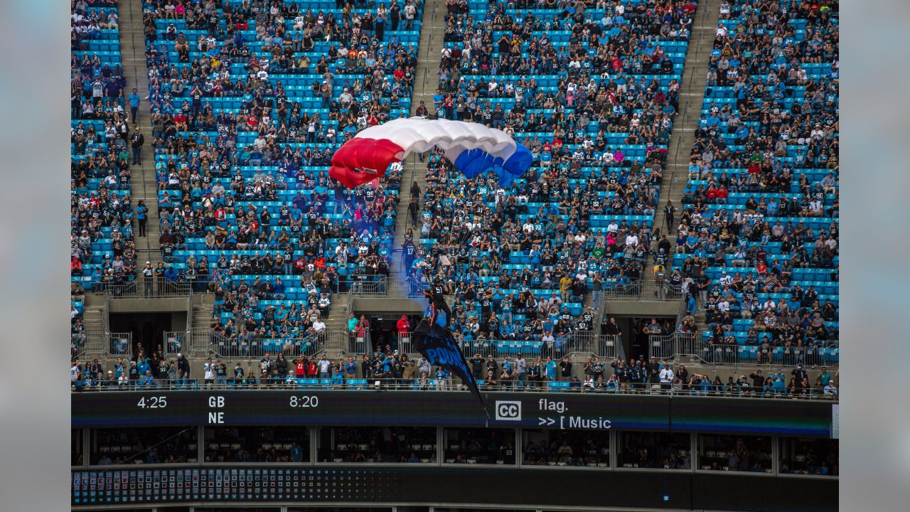 Skydiving into MNF at Bank of America Stadium