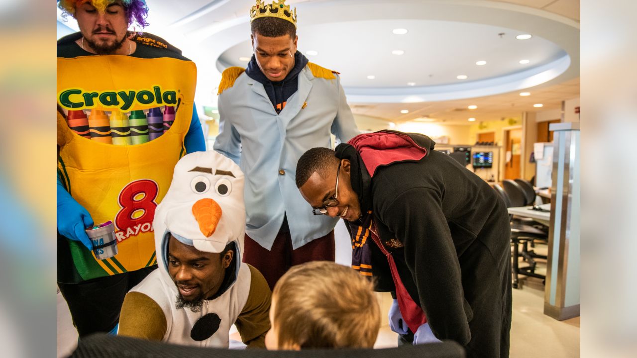 Carolina Panthers Stars Visit Children's Hospital in Halloween Costumes -  ABC News