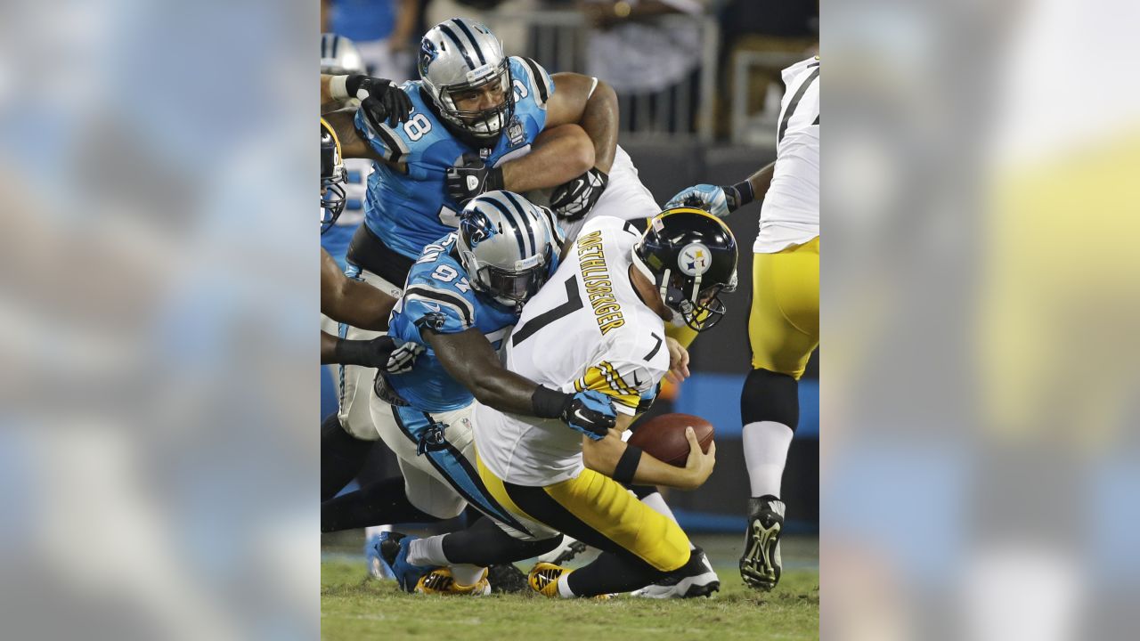 December 18, 2022: Pittsburgh Steelers linebacker T.J. Watt (90) during the  first half of the NFL matchup against the Carolina Panthers in Charlotte,  NC. (Scott Kinser/Cal Sport Media Stock Photo - Alamy