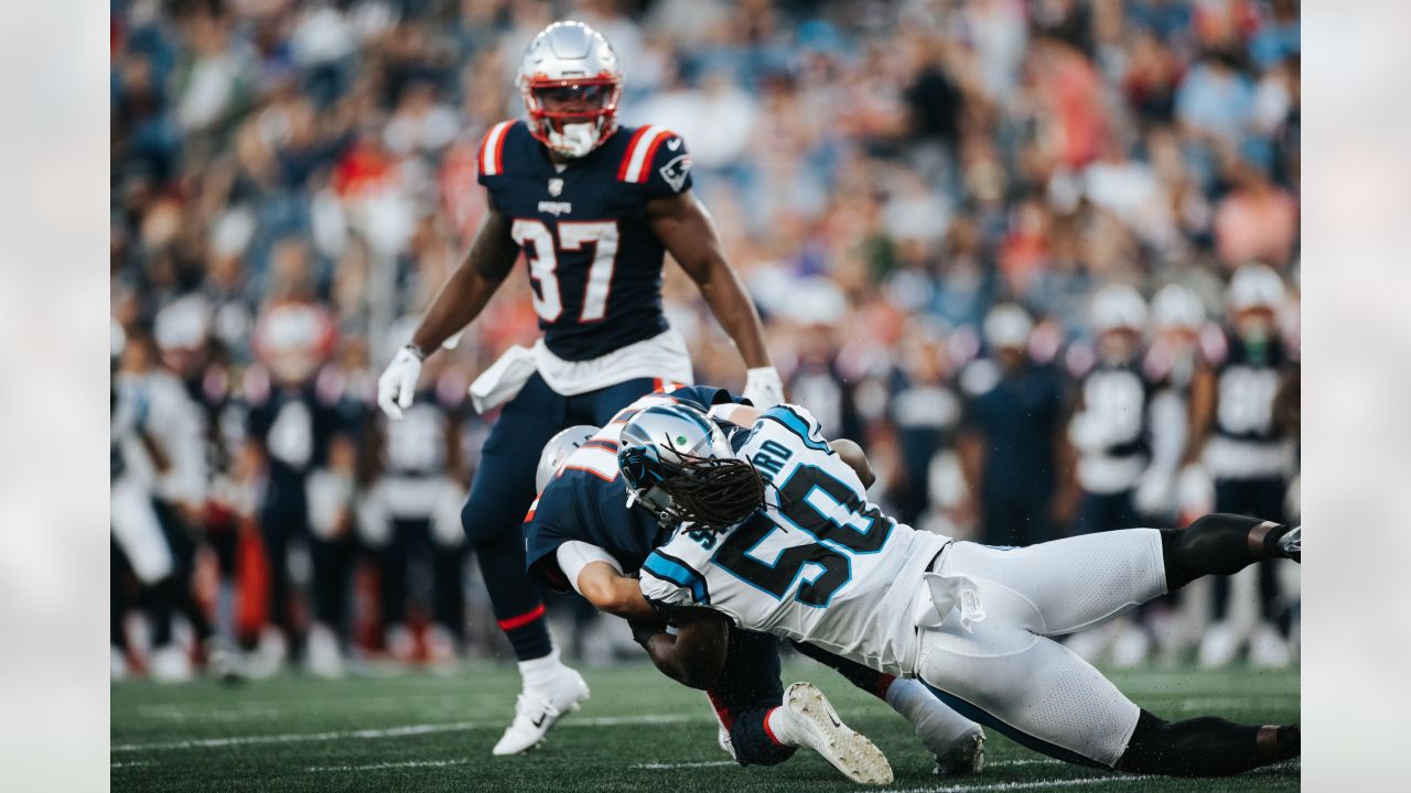 Panthers LT Ikem Ekwonu flattens Patriots defender in 1st start