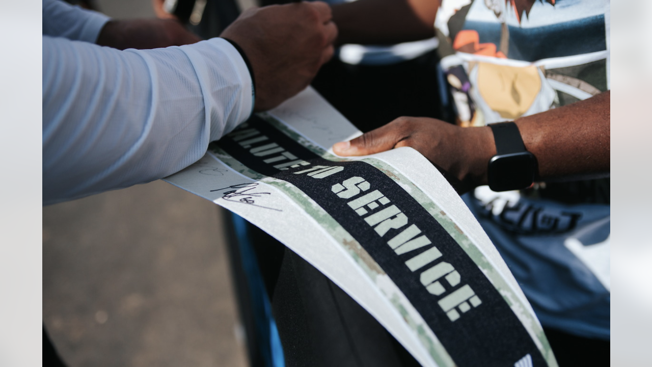 USAA on X: USAA is proud to present the pre-game ceremonies at tonight's  #SaluteToService game with the Carolina @Panthers ahead of #VeteransDay,  tomorrow. Learn more about how USAA and the NFL honor