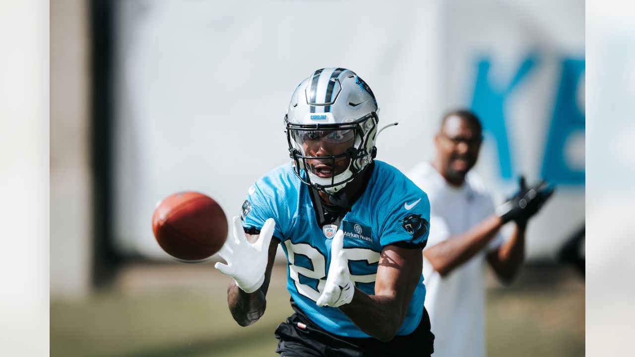 Jaguars Notebook: Mike Thomas' jersey, gloves and the ball used