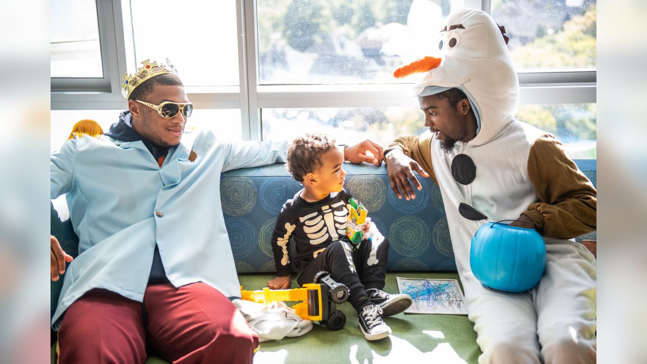 Carolina Panthers Stars Visit Children's Hospital in Halloween Costumes -  ABC News