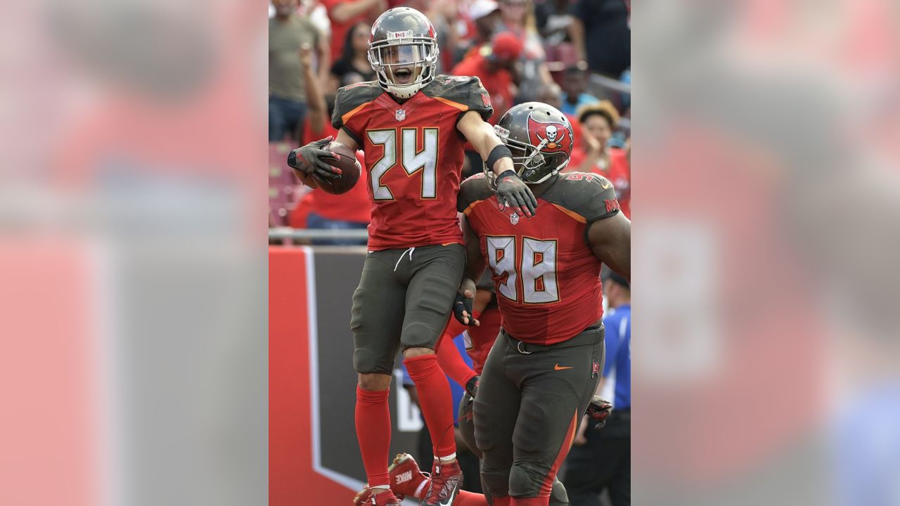 Tampa Bay Buccaneers defensive tackle Clinton McDonald celebrates