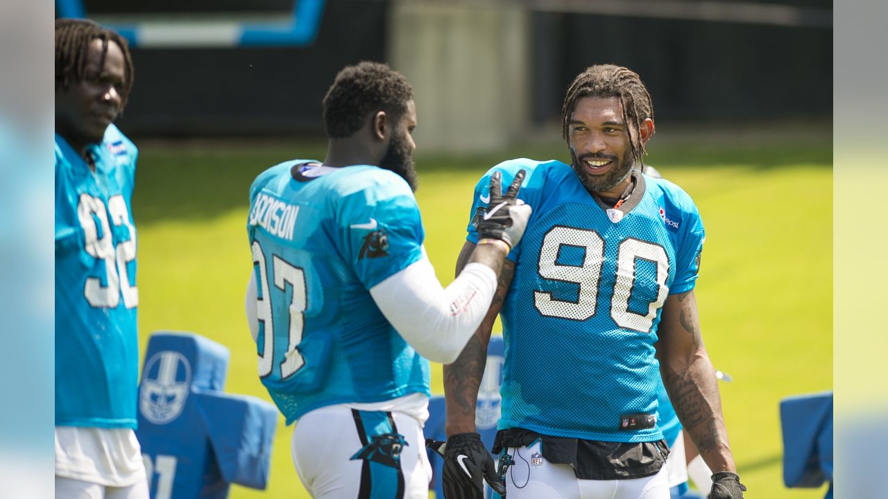 NFL, Julius Peppers returns to Carolina Panthers, 03.10.17