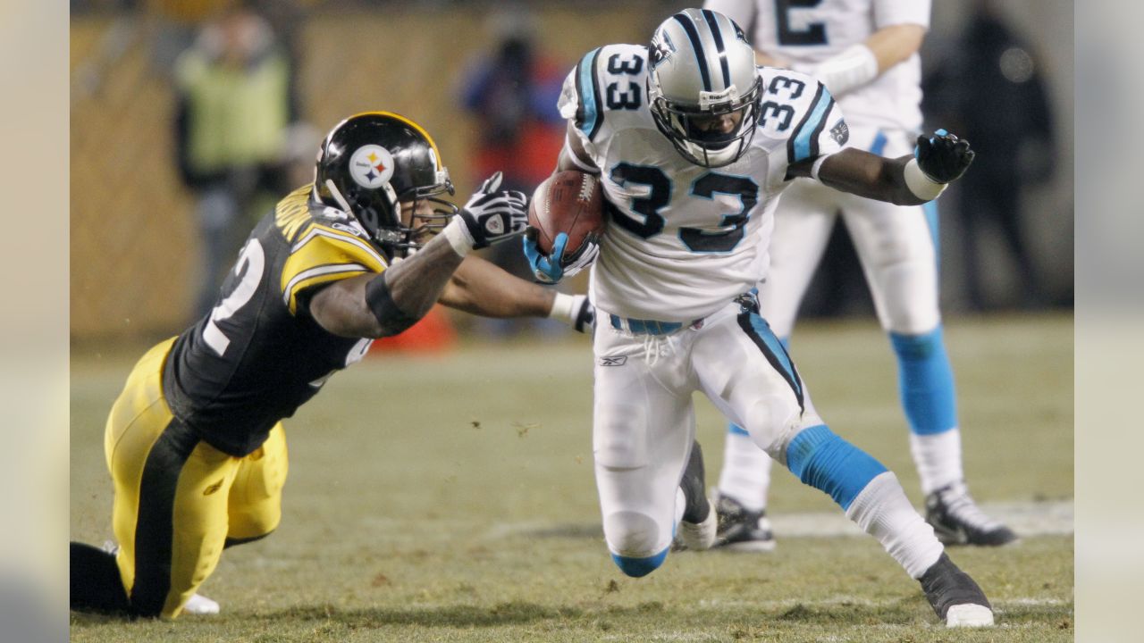 December 18, 2022: Pittsburgh Steelers linebacker T.J. Watt (90) during the  first half of the NFL matchup against the Carolina Panthers in Charlotte,  NC. (Scott Kinser/Cal Sport Media Stock Photo - Alamy