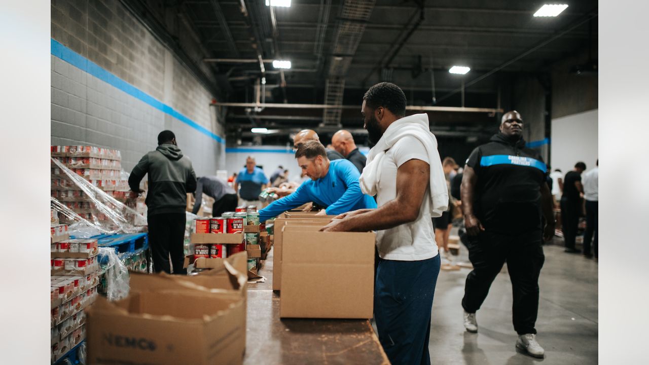 49ers Kick Off Season of Giving with Second Harvest Food Bank